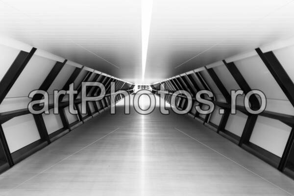 Follow the light – Canary Wharf - artPhotos.ro
