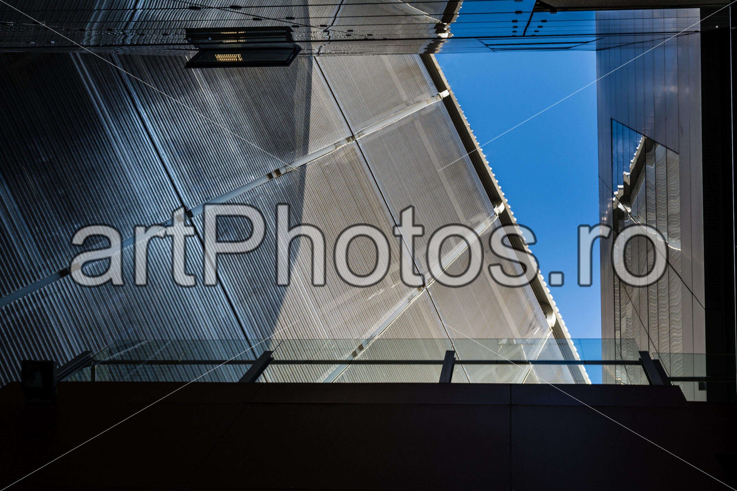 Look Up - artPhotos.ro